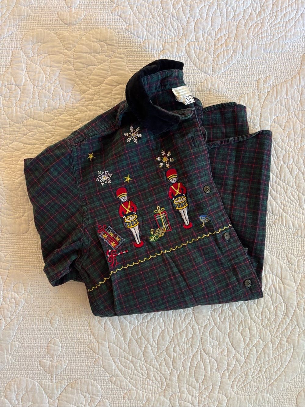 Vintage Embroidered Toy Soldier Plaid Button-Up Shirt - Dark Green & Red
